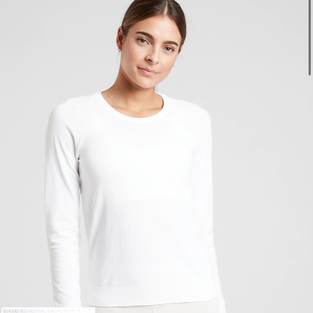 Athleta in motion seamless top. Size small. Color is lilac